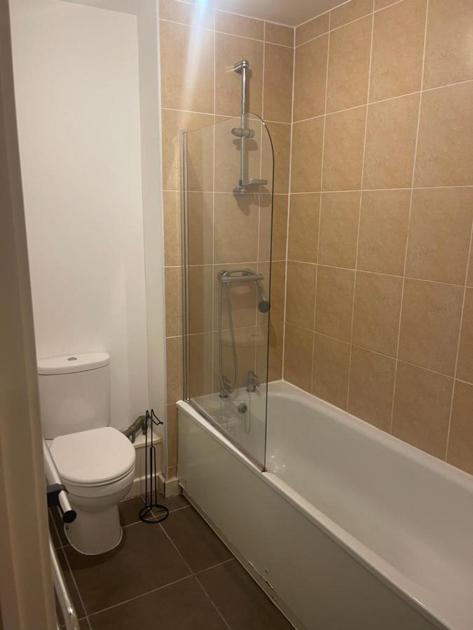This Apartment Is No Longer Available! Manchester Exteriör bild